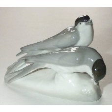 USSR 1950s Swallows porcelain figurine. Wonderful figurinewas made inthe Porcelain Factory in St. etersburg.Excellent condition, 2 1/2 inch. tall and