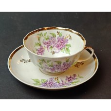 Minimal wear to gilt.