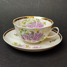 Minimal wear to gilt.