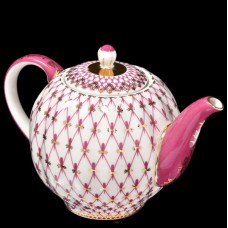The classic teapot is a bright, colorful handiwork by a master from the Imperial Porcelain Factory. The teapot is made in accordance with the old tech